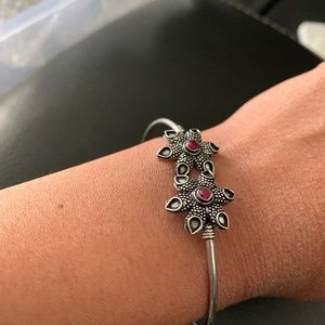 Metal wire bracelet
